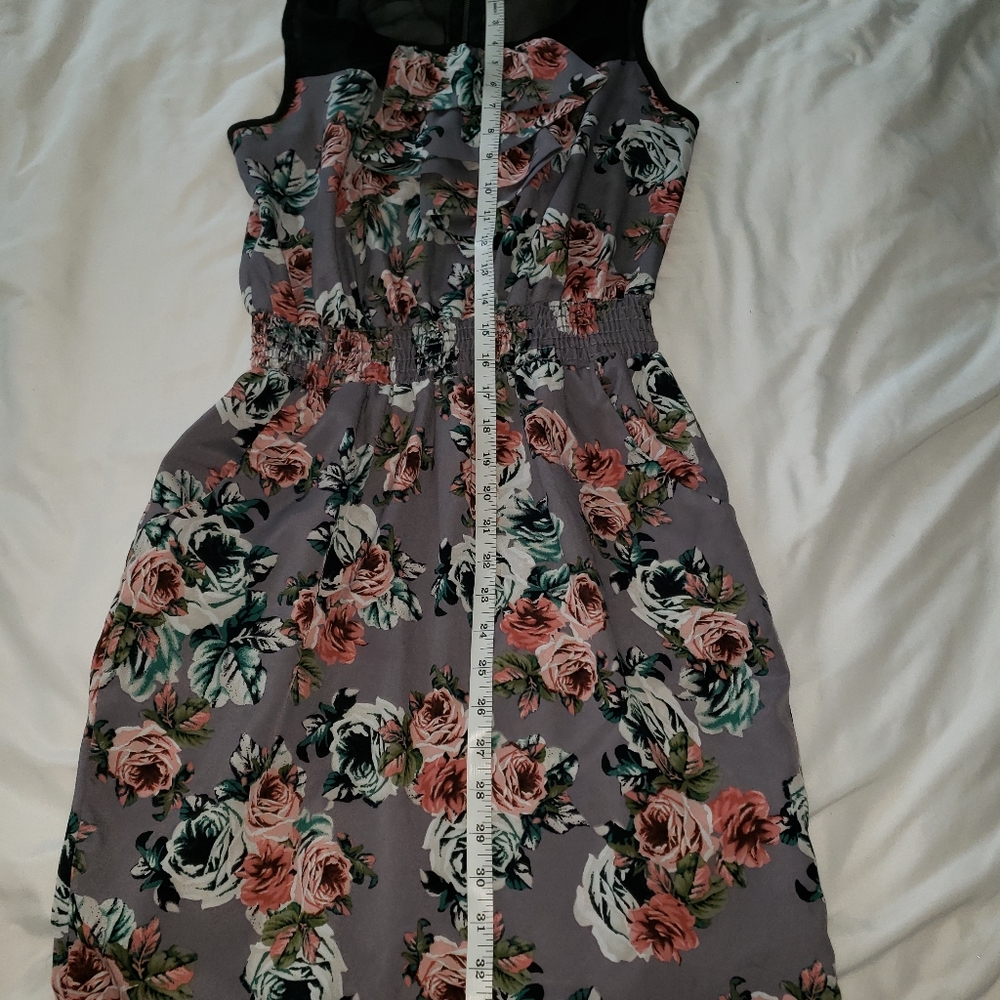 Gray floral Dress Size8 with netting sleeves - Picture 11 of 13